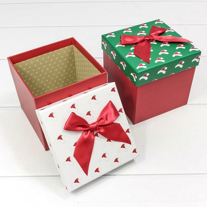 Коробка куб Новогодние шапочки Красный Зеленый 11х11х11см (1шт)