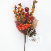 Ветка осенняя с шишкой и ягодами